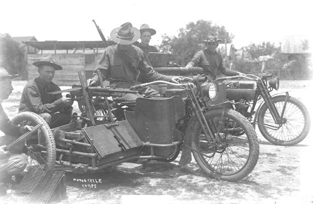 Těžce vyzbrojené bojové motocykly Harley-Davidson